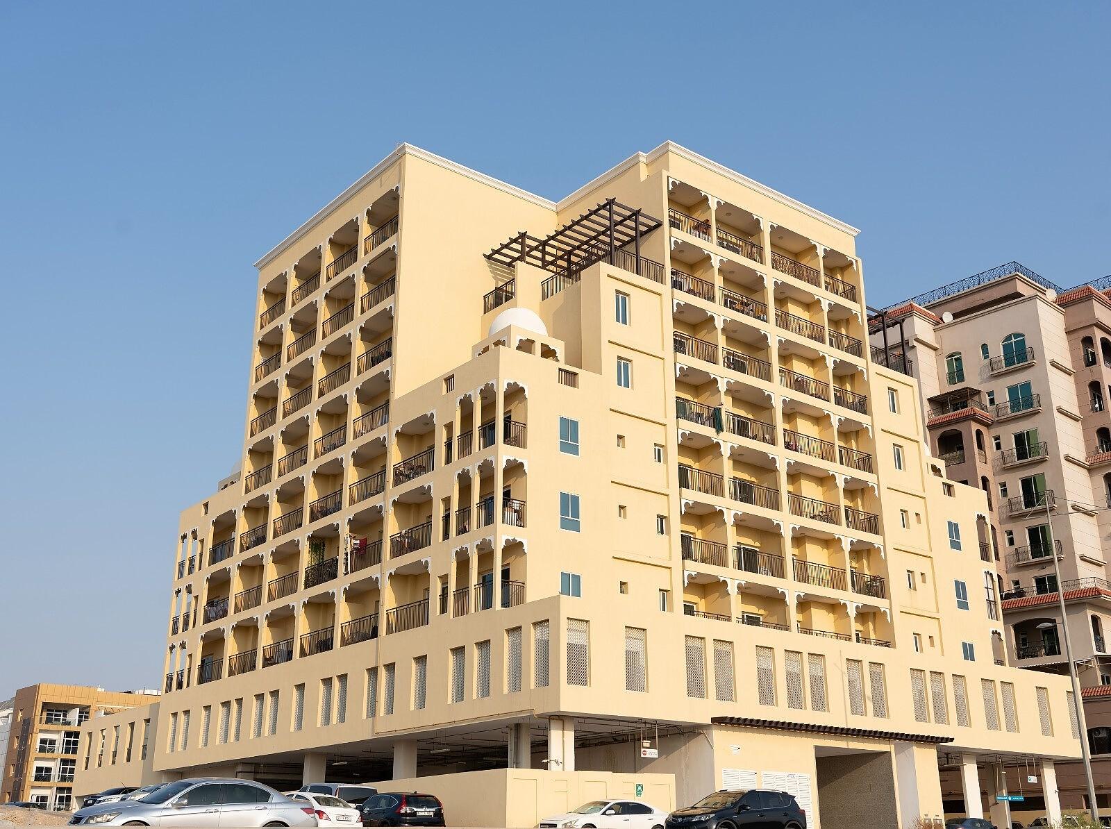 Apartments in Al Warsan, Dubai — photograph 2