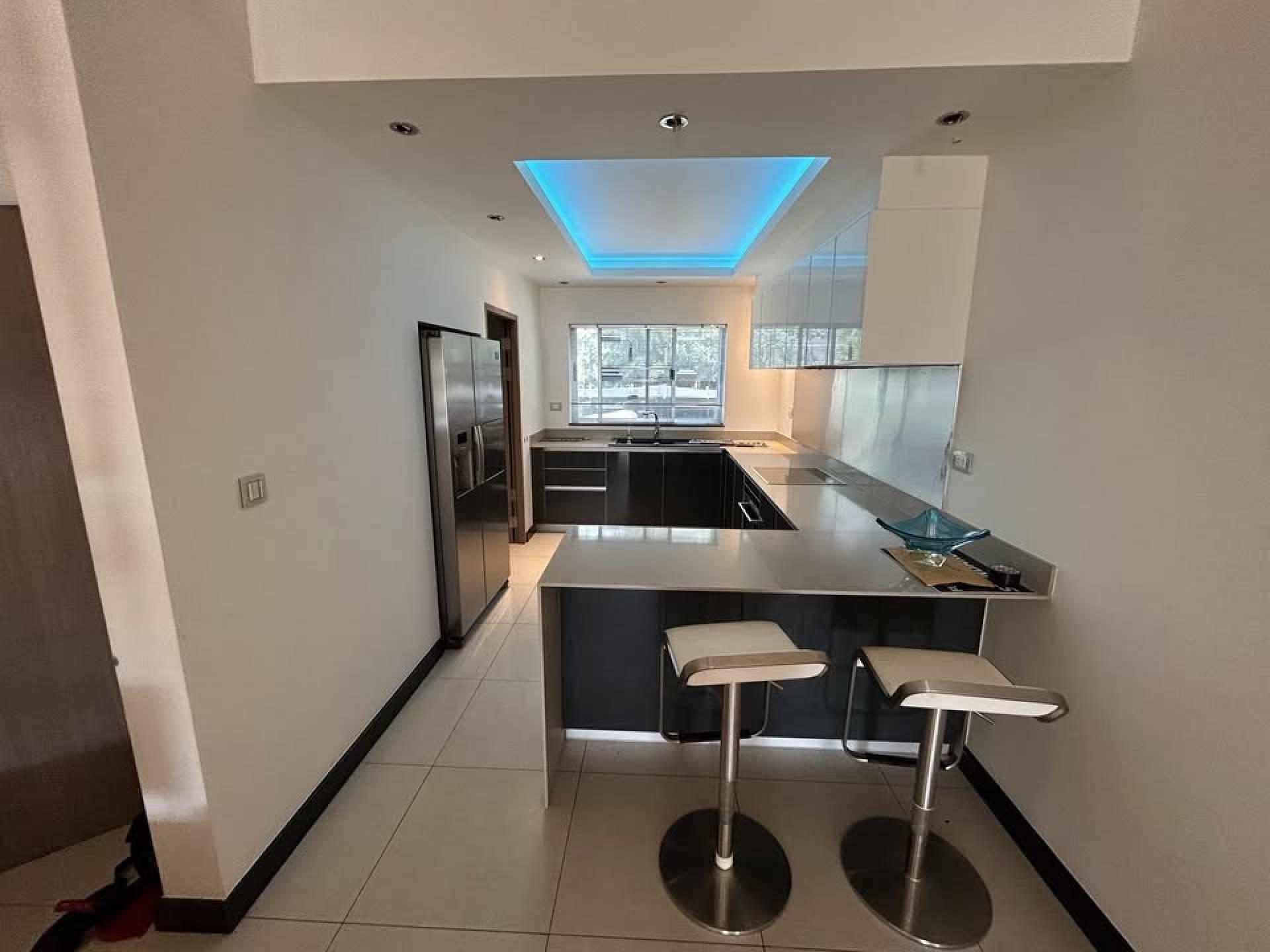 Jomtien Yatch Club 1 — photograph 5