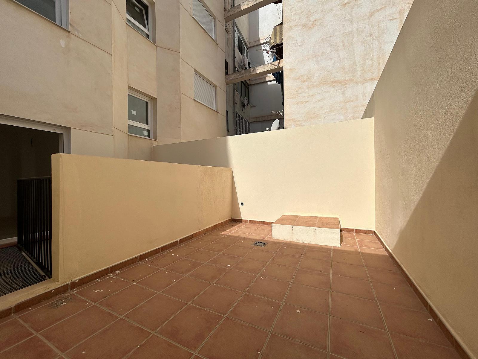 Apartments in Alicante Centro, Alicante — photograph 3