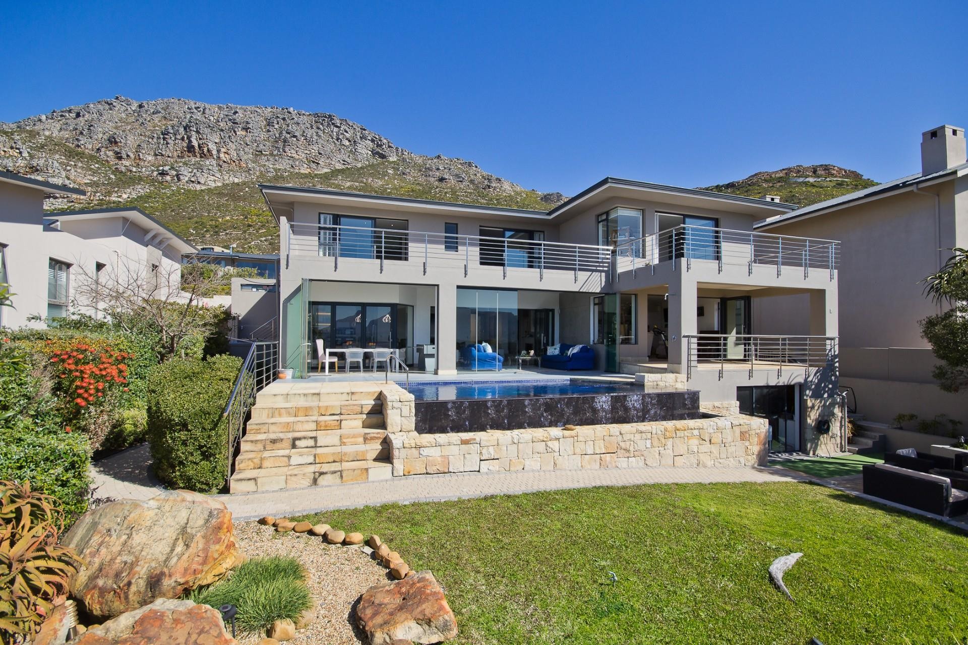Architectural Elegance with Panoramic Mountain Views